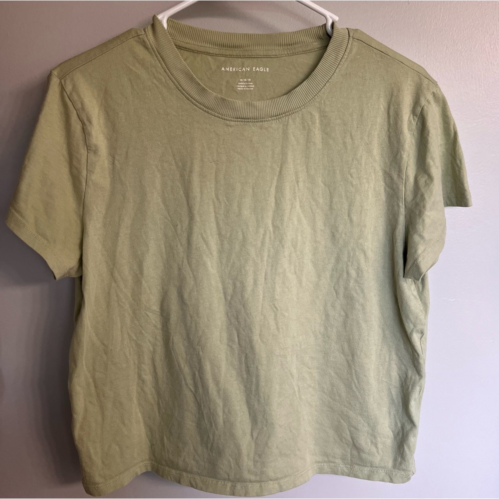 American Eagle Women’s Tee Size Medium 100% Cotton Material